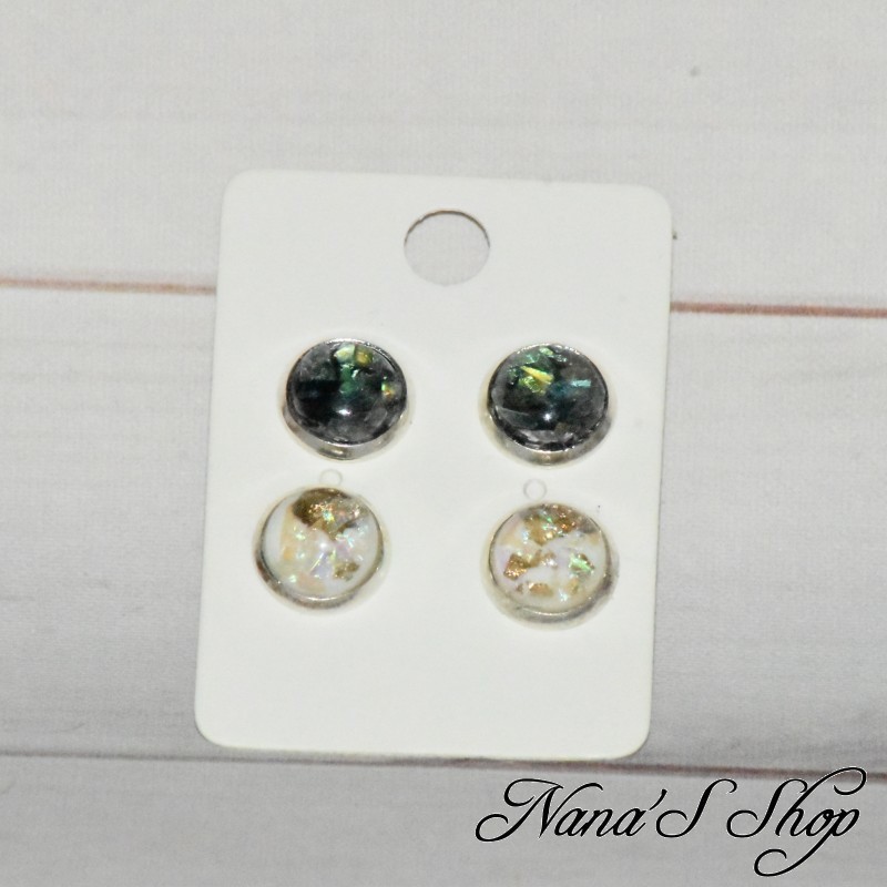 Lot de 2 paire de puces d' oreilles, petit cabochon en résine fantaisie,  blanc et doré et noir nacré.