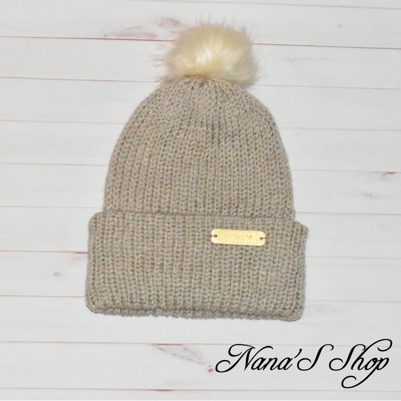 Bonnet tricoté mains, à revers et à pompon, en acrylique, coloris beige,